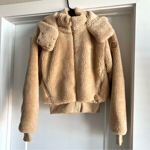 ALO Yoga Foxy Sherpa Jacket | XS | Camel
